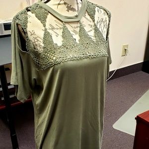 Daytrip Women's Top NWOT